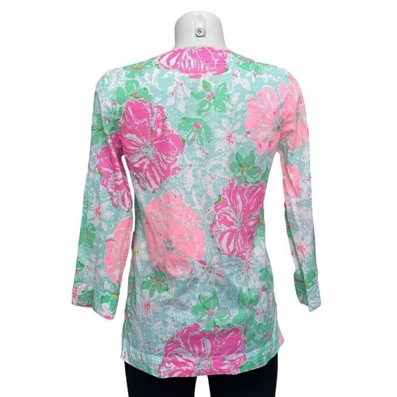 LILLY PULITZER FLORAL GREEN PINK 3/4 Sleeve Split Neck Tunic Top sz XS - Picture 5 of 9
